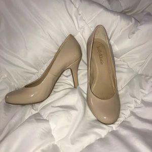 Kelly & Katie nude shiny heel